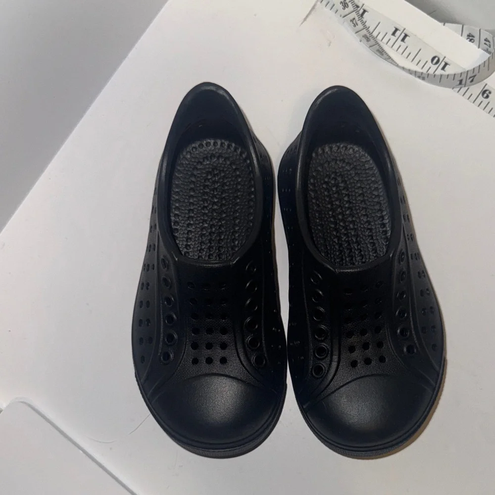 Wonder Nation Kids Black Water Shoes